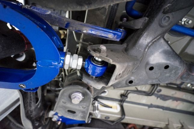 Hardrace – tagumise varba komplekt Toyota Alphard