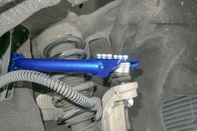 Hardrace – eesmine ülemise kallaku komplekt Porsche Cayenne, Volkswagen Touareg