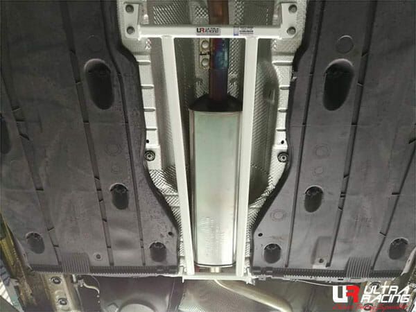 Ultra Racing - Skoda Octavia (MK3/TYP 5E) 2.0TSI 2WD 12+ UltraRacing 4-Point Mid Lower Brace (3105) - URTW-ML4-3105