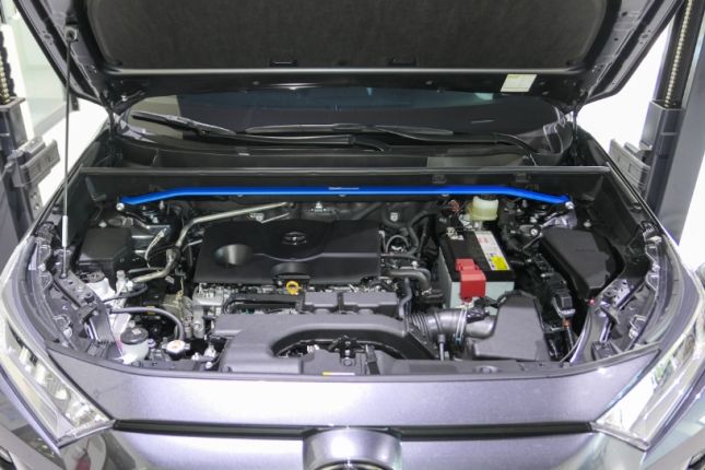 Hardrace - esiamordi tugivarras Toyota RAV4-le