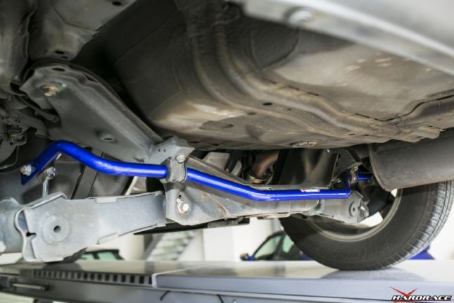Hardrace - Tagumine stabilisaatorivarras Honda CR-V