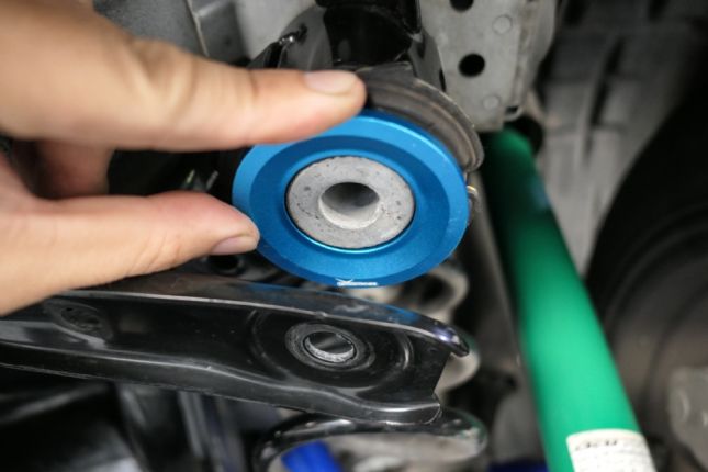 Hardrace - Honda CR-V tagumise alusraami vibratsioonisummutusdetail