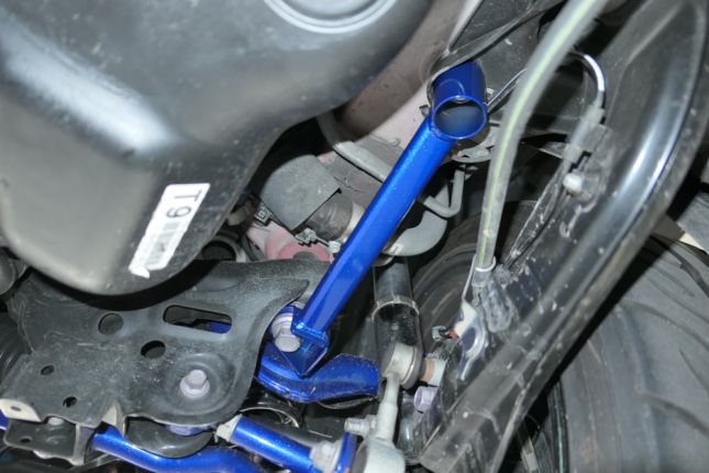 Hardrace - Toyota Yarise / Vitz tagumine alumine tugivarras