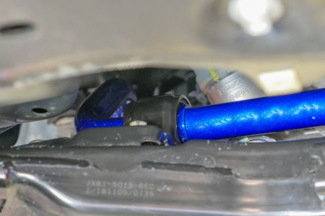 Hardrace - eesmine stabilisaator Ford Focus