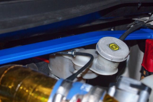 Hardrace - esiamordi tugivarras Suzuki Swiftile