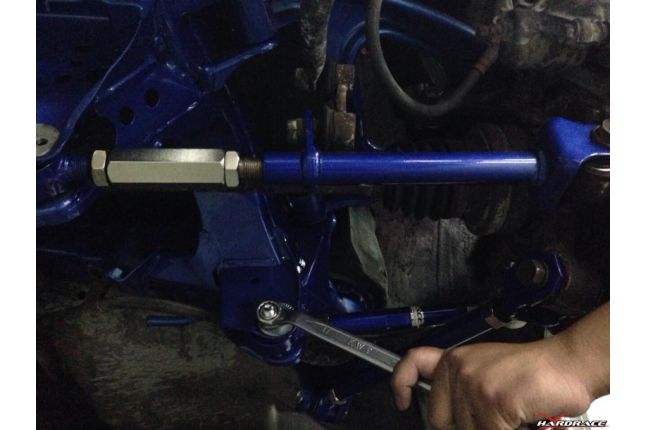 Hardrace - tagumine alumine õõtshoob - Toyota Mark ii kaldenurk