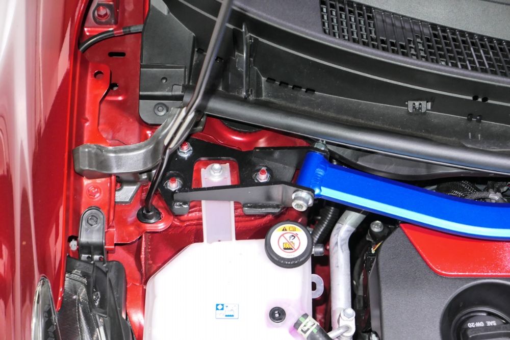 Hardrace - Front Strut Brace Toyota Yaris / vitz - Q0844-ED
