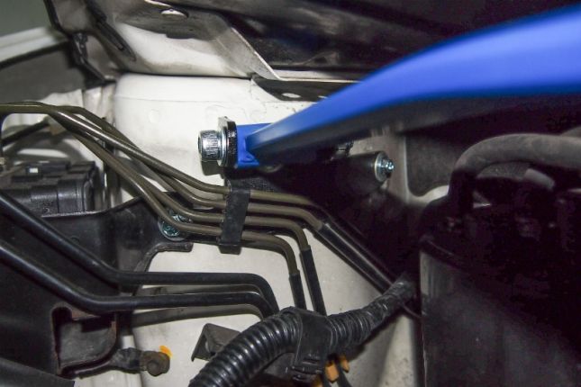 Hardrace - esiamordi tugivarras Suzuki Swiftile