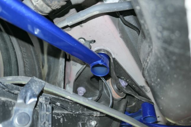 Hardrace - Toyota Yarise / Vitz tagumine alumine tugivarras
