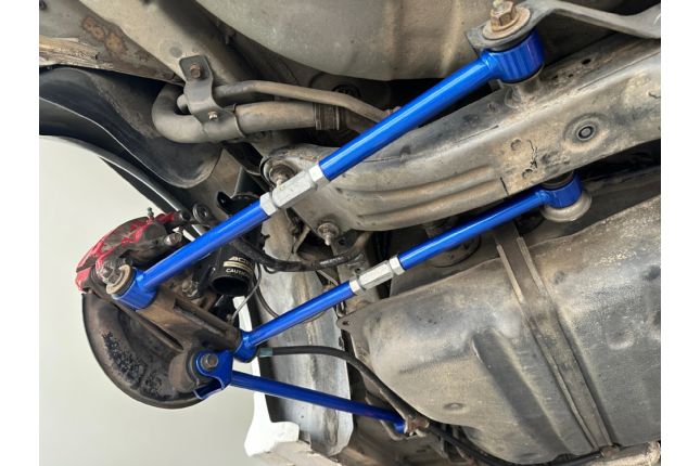 Hardrace – tagumine külghoob Toyota Celica