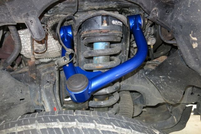 Hardrace - Toyota Tundra esimene ülemine õõtshoob